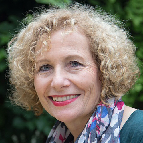 A portrait of the author Cora Matthews
